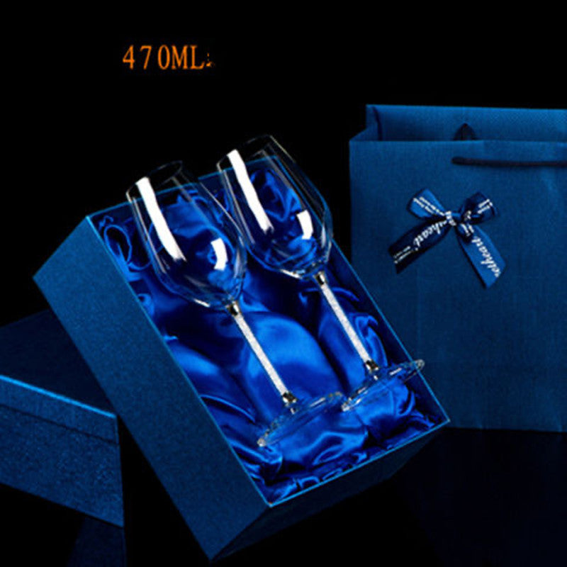 Lead-free crystal wine glass with diamonds