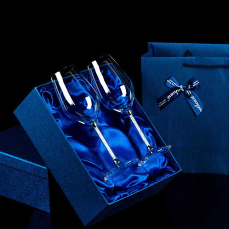 Lead-free crystal wine glass with diamonds