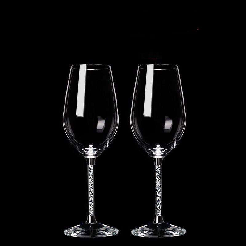 Lead-free crystal wine glass with diamonds