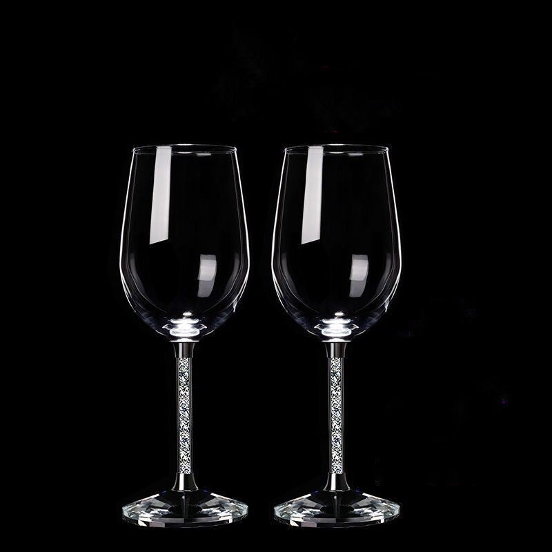 Lead-free crystal wine glass with diamonds